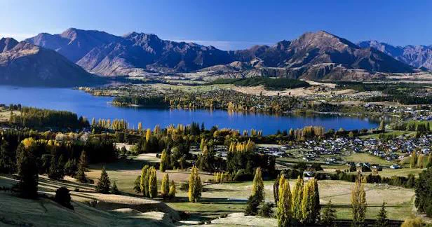 Wanaka mountain town